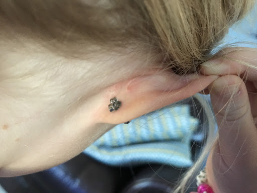 Tattoo Shop «Electric Chair Tattoo & Piercing», reviews and photos, 8722 Richmond Ave, Houston, TX 77063, USA