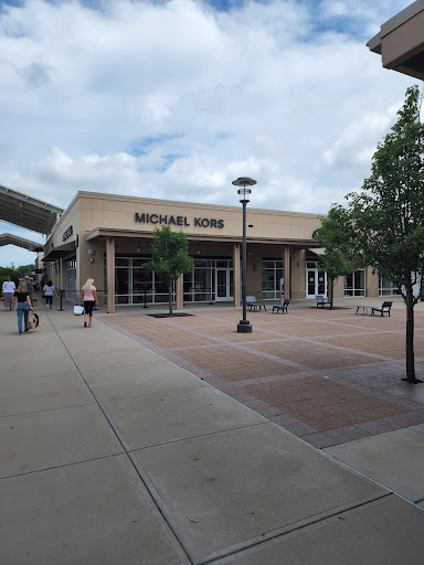 Fashion Accessories Store «Michael Kors», reviews and photos, 1650 Premium Outlet Blvd #1800, Aurora, IL 60502, USA