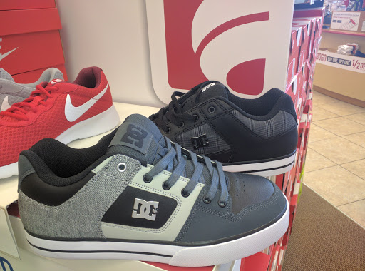 Shoe Store «Famous Footwear», reviews and photos, 1600 28th St, Boulder, CO 80301, USA