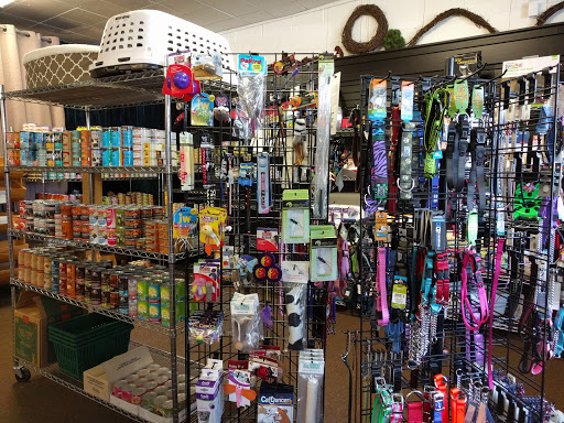 Pet Supply Store «Dog Daze Natural Pet Market», reviews and photos, 105 S Meridian B, Puyallup, WA 98371, USA