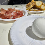 Photo n°1 de l'avis de michele.u fait le 24/11/2023 à 12:39 sur le  Mozzarella di Bufala Bistrot A Muzzarell Ro Barone à Battipaglia