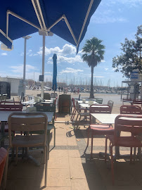 Atmosphère du Bar-restaurant à huîtres L'écailler - Bar à Huîtres à Agde - n°3