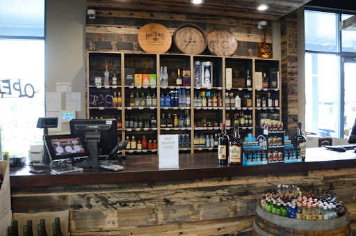 Liquor Store «BERRY FARMS WINE & SPIRITS», reviews and photos, 4000 Hughes Crossing #160, Franklin, TN 37064, USA