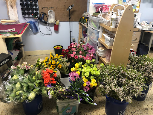 Florist «BloomTown Florist», reviews and photos, 218 W Bay Dr, Largo, FL 33770, USA