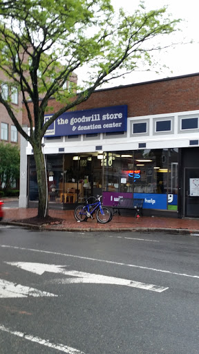 Thrift Store «The Goodwill Store», reviews and photos, 230 Elm St, Somerville, MA 02144, USA