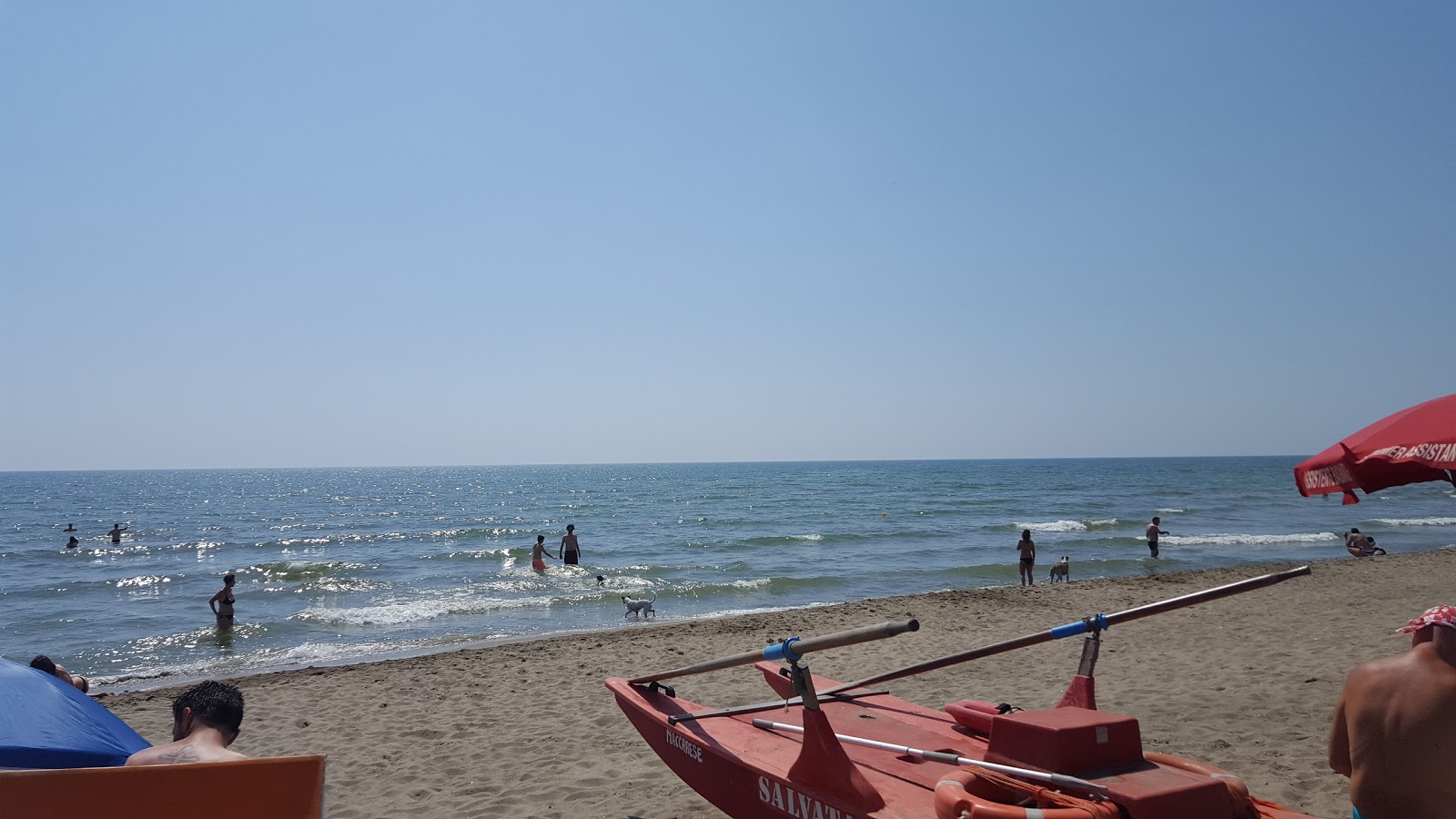 Valokuva Bocca di Leone beachista. - suositellaan perheen matkustajille, joilla on lapsia