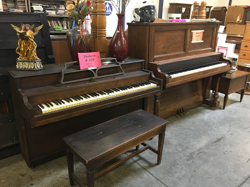 Thrift Store «Society of St. Vincent de Paul Long Beach Thrift Store», reviews and photos