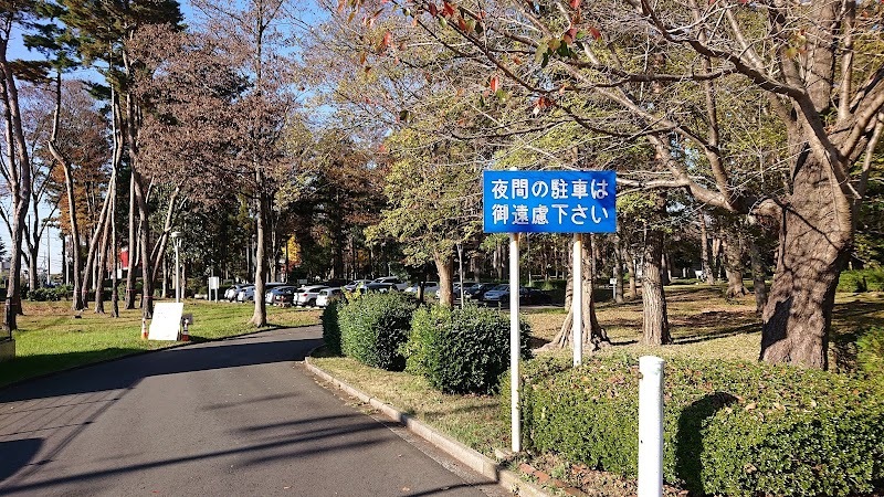赤塚公園南駐車場