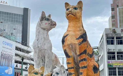 Cat Statue, Kuching, Sarawak. image