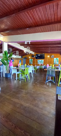 Atmosphère du Restaurant Le Refuge du Port à Saint-François - n°6