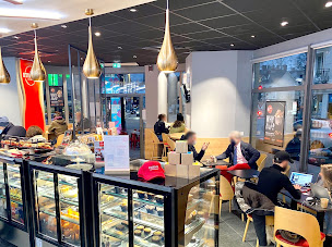 Photo n°6 de ETIENNE Coffee & Shop Corner Laval à Laval ()