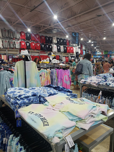 Beach Clothing Store «WINGS Beachwear - St Pete Beach #305», reviews and photos, 6705 Gulf Blvd, St Pete Beach, FL 33706, USA