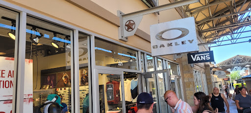 Sunglasses Store «Oakley Vault», reviews and photos, 4401 S Interstate Hwy 35 #221, Round Rock, TX 78665, USA