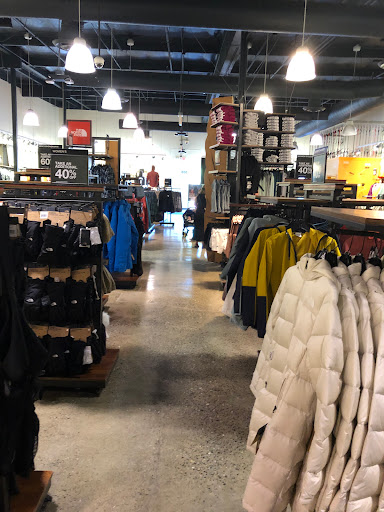 Clothing Store «The North Face Outlet», reviews and photos, 366 Nut Tree Rd, Vacaville, CA 95687, USA