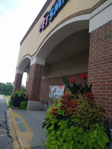 Pet Supply Store «PetSmart», reviews and photos, 162 S Gary Ave, Bloomingdale, IL 60108, USA