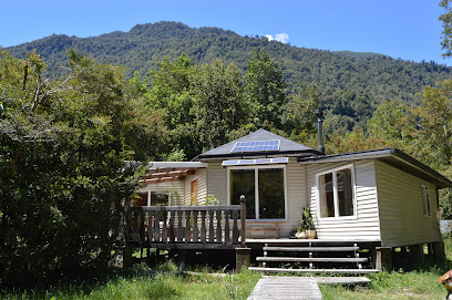 La Frontera Valle Cochamó, Bed & Breakfast (Hospedaje) y Eco camping