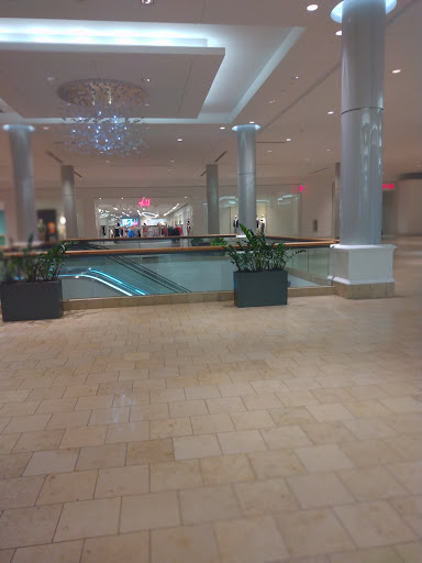 Shopping Mall «The Galleria at Fort Lauderdale», reviews and photos, 2414 E Sunrise Blvd, Fort Lauderdale, FL 33304, USA