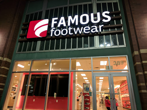 Famous Footwear, 389 Gateway Dr, Brooklyn, NY 11239, USA, 