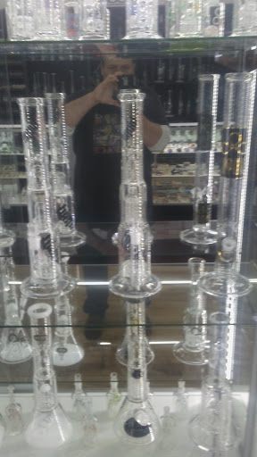 Tobacco Shop «BLUE MOON SMOKE SHOP», reviews and photos, 896 Massachusetts Ave, Cambridge, MA 02139, USA