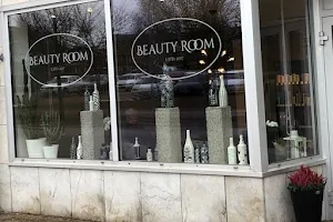 Beauty Room image