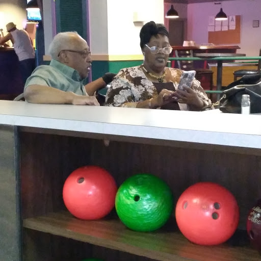 Bowling Alley «Strike & Spare Family Fun Center», reviews and photos, 6220 Shepherdsville Rd, Louisville, KY 40228, USA