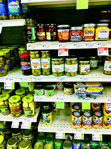 Supermarket «Giant Eagle Supermarket», reviews and photos, 105 Robertson St, West Newton, PA 15089, USA