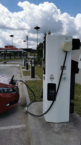 Borne de recharge de véhicules électriques Tesla Destination Charger Champniers