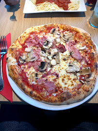 Pizza du Restaurant italien CAMAROSA à Villeneuve-la-Garenne - n°12