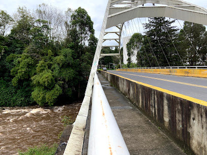 Puente sobre Rio Cauca