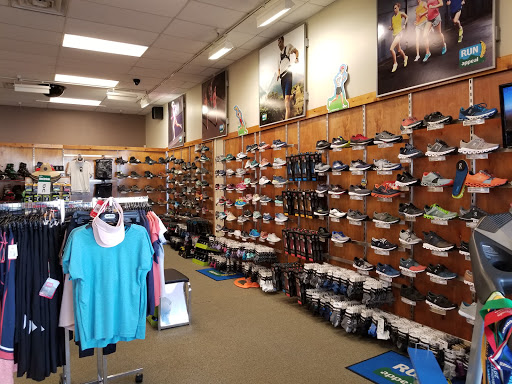 Sporting Goods Store «Peter Glenn Ski & Sports», reviews and photos, 1900 Okeechobee Blvd, West Palm Beach, FL 33409, USA