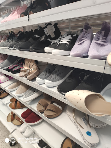 Clothing Store «Ross Dress for Less», reviews and photos, 7884 Van Nuys Blvd, Van Nuys, CA 91402, USA