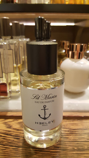 Department Store «Barneys New York, Chicago», reviews and photos, 15 E Oak St, Chicago, IL 60611, USA