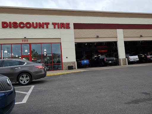 Tire Shop «Discount Tire Store - Clarksville, TN», reviews and photos, 1111 Merchants Blvd, Clarksville, TN 37040, USA