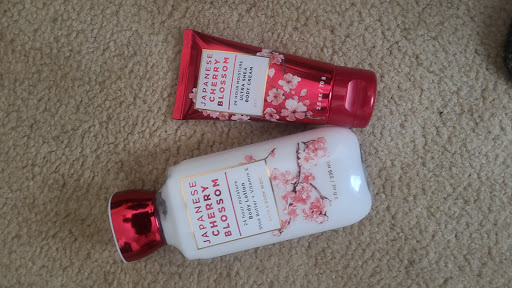 Beauty Supply Store «Bath & Body Works», reviews and photos, 275 Pavilion Pkwy, Fayetteville, GA 30214, USA