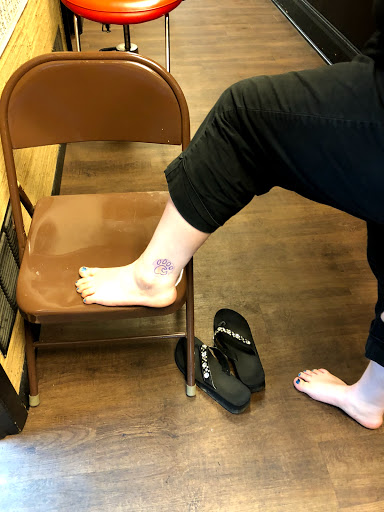 Tattoo Shop «American Tradition Tattoo», reviews and photos, 121 E Main St, Circleville, OH 43113, USA