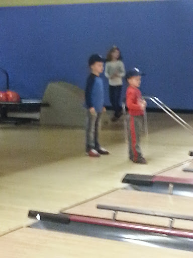 Bowling Alley «10 Pins of Trenton», reviews and photos, 2591 Fort St, Trenton, MI 48183, USA