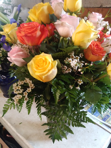 Florist «Springbrook Gardens Florist & Greenhouses», reviews and photos, 23614 Power Rd, Farmington, MI 48336, USA