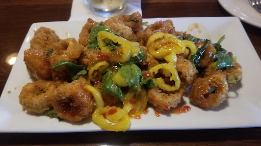 American Restaurant «The Waters Edge Lighthouse», reviews and photos, 2 Freemans Bridge Rd, Glenville, NY 12302, USA