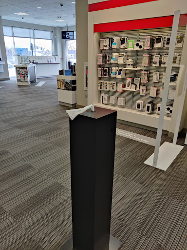 Cell Phone Store «Verizon», reviews and photos, 2544 South Rd, Poughkeepsie, NY 12601, USA