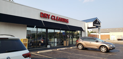 Dry Cleaner «Starcrest Cleaners», reviews and photos, 611 S Neil St, Champaign, IL 61820, USA