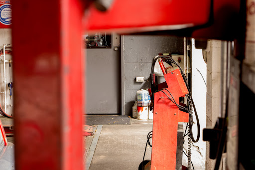 Auto Repair Shop «Memorial Conoco Car Care», reviews and photos, 13202 Memorial Dr, Houston, TX 77079, USA