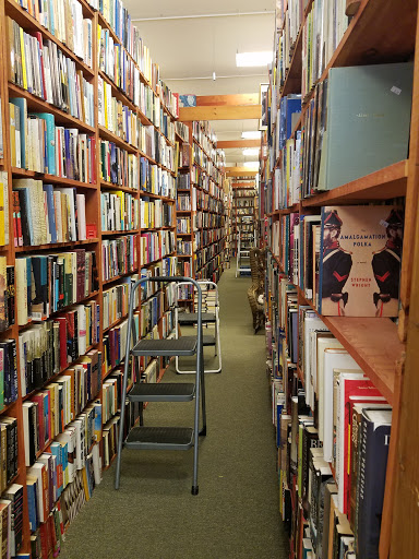 Used Book Store «Downtown Books Bought & Sold», reviews and photos, 624 N Broadway St, Milwaukee, WI 53212, USA