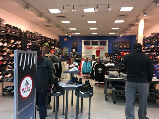 Shopping Mall «Virginia Center Commons», reviews and photos, 10101 Brook Road, Glen Allen, VA 23059, USA