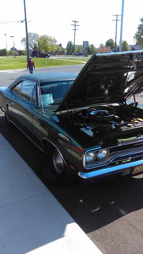 Car Dealer «Golling Chrysler Dodge Jeep Ram of Chelsea», reviews and photos, 1500 S Main St, Chelsea, MI 48118, USA