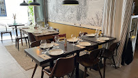 Atmosphère du Restaurant de spécialités provençales L'Escaladou à Arles - n°6