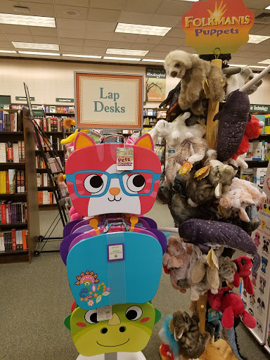Book Store «Barnes & Noble», reviews and photos, 300 Andover Park W, Tukwila, WA 98188, USA