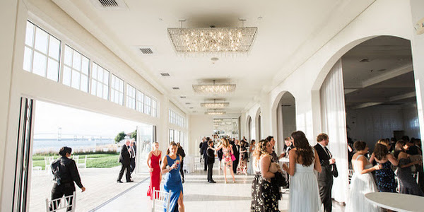 Belle Mer: A Longwood Venue