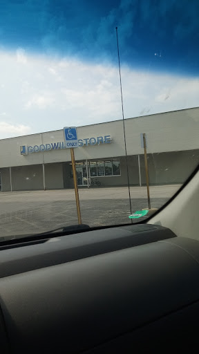 Thrift Store «Goodwill Industries - Huntington Store», reviews and photos