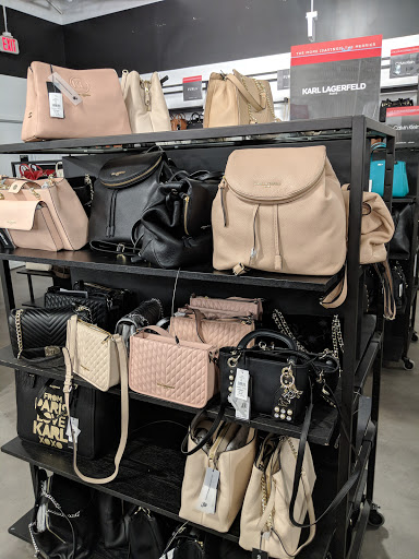 Department Store «Saks OFF 5TH», reviews and photos, 1675 Rockville Pike, Rockville, MD 20852, USA