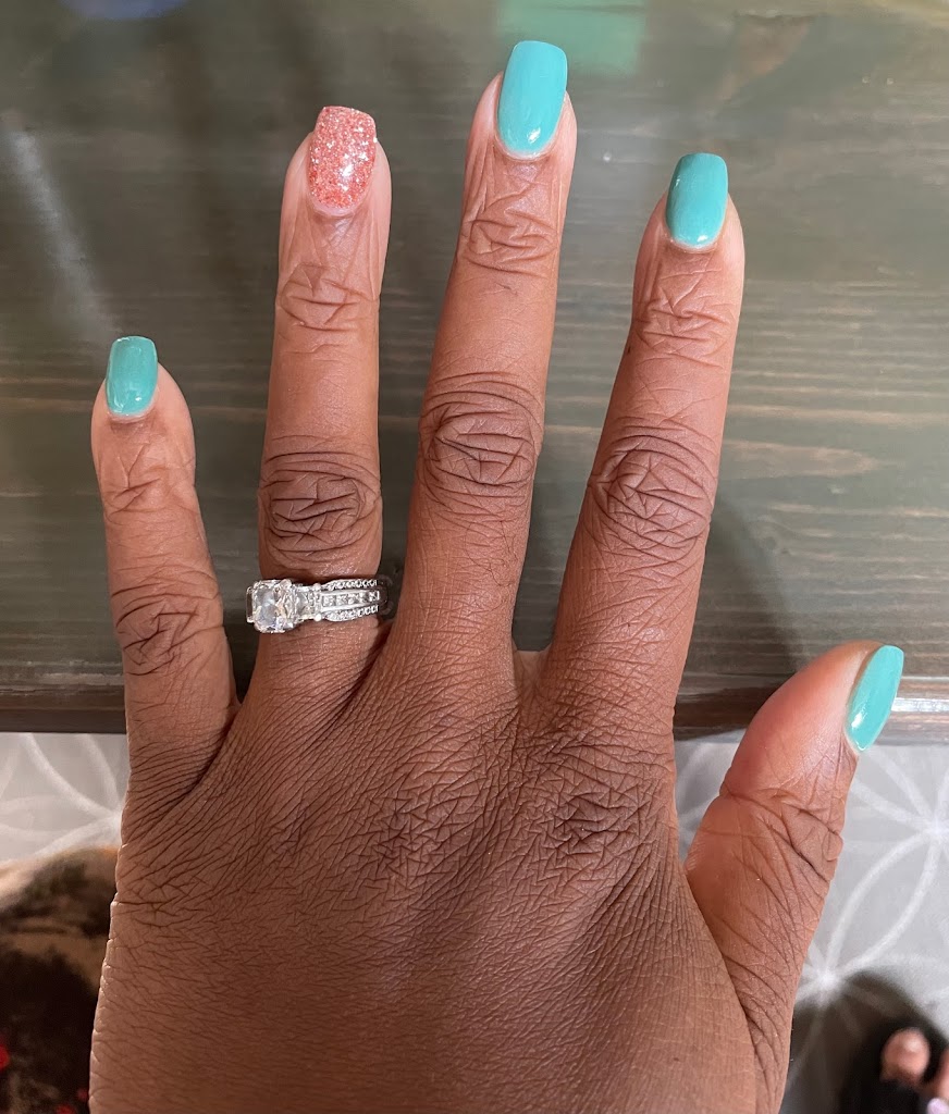 Idyllic Nails 23114